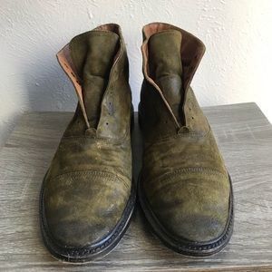 Men’s Olive Green Suede Paul Lace Up Boots. Size 10